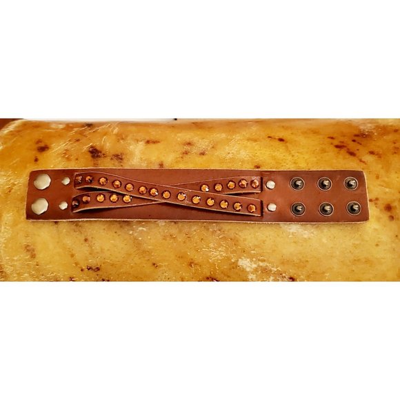 Rust Brown Leather Distressed Cuff Braclet with Topaz Swarovski Crystals. - Picture 3 of 7